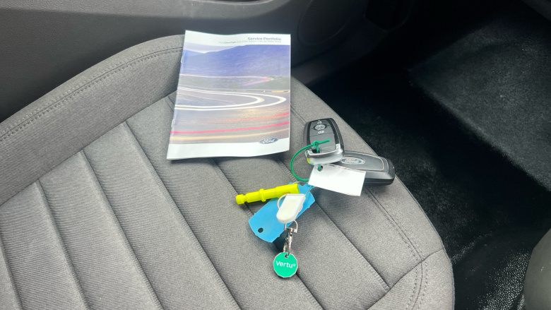 Ford Transit Connect 250 L2 Diesel 1.5 EcoBlue 100ps Limited Van